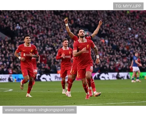 利物浦抢断造险情 利物浦抢断造险情